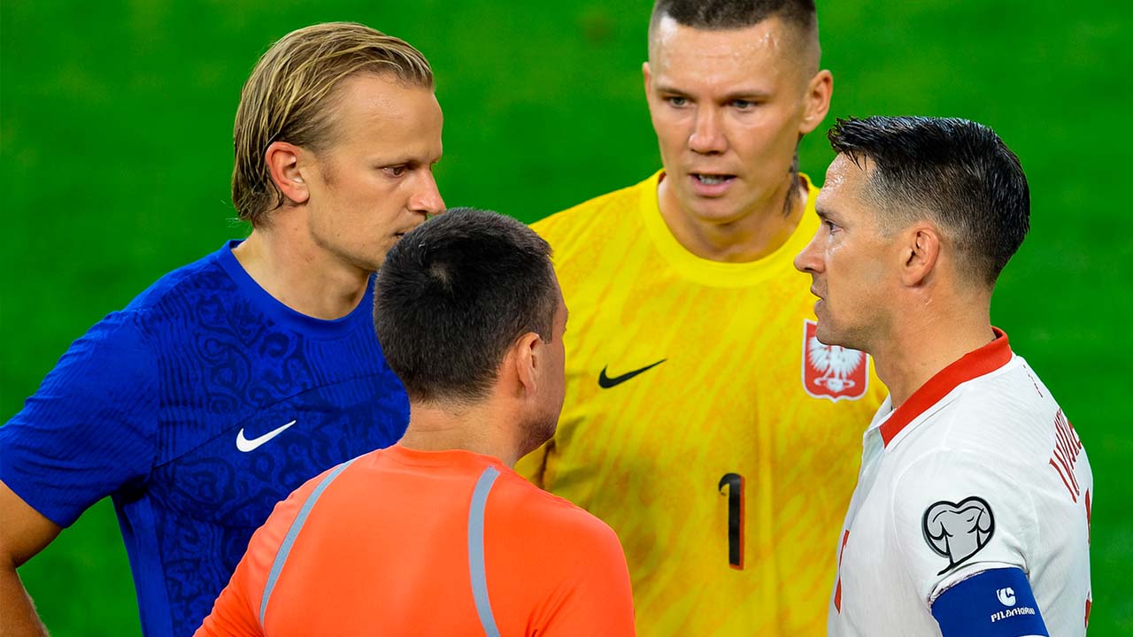 Kapitanowie Polski i Finlandii
